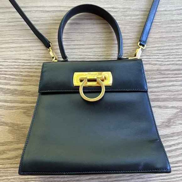 Salvatore Ferragamo Gancini leather 2-way Kelly shoulder bag - Picture 15 of 16